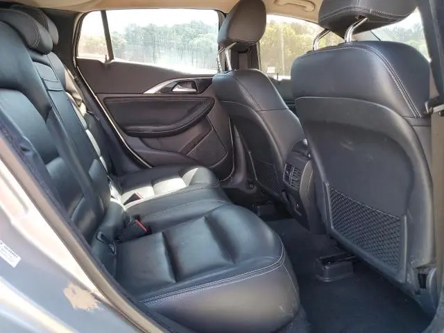 2018 INFINITI QX30 BASE  