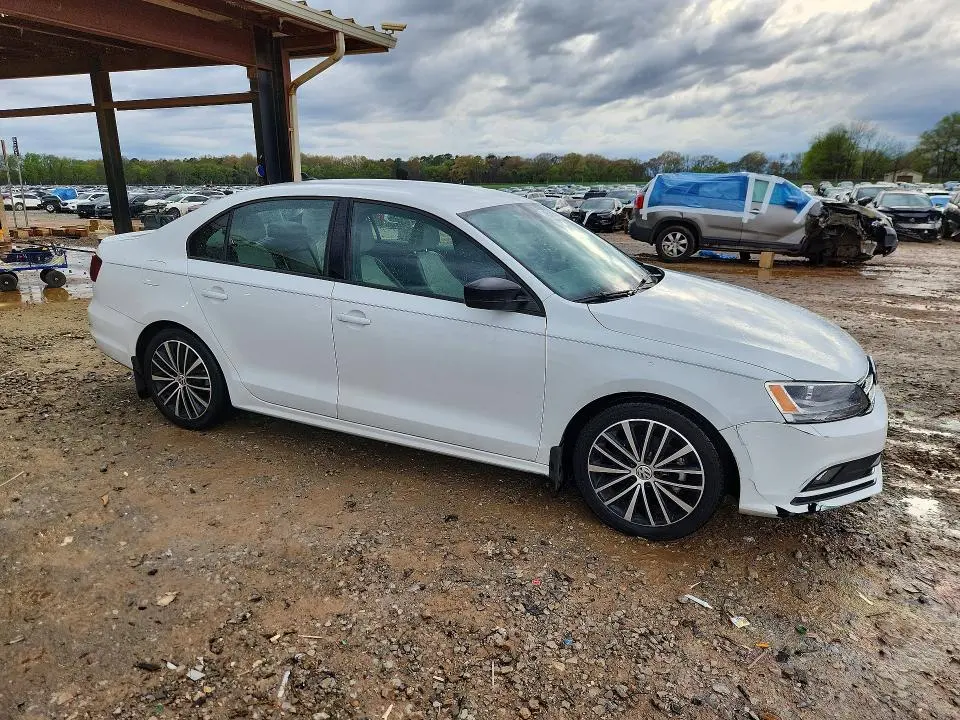 2016 VOLKSWAGEN JETTA SPORT  
