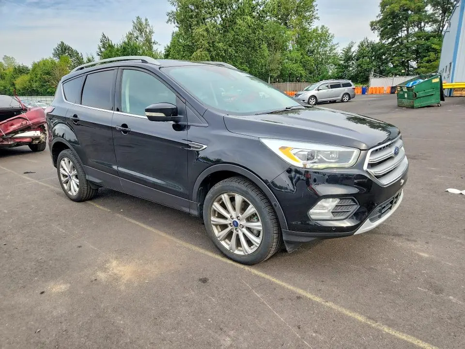 2017 FORD ESCAPE TITANIUM  