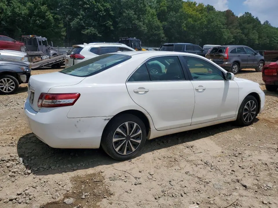 2010 TOYOTA CAMRY LE  
