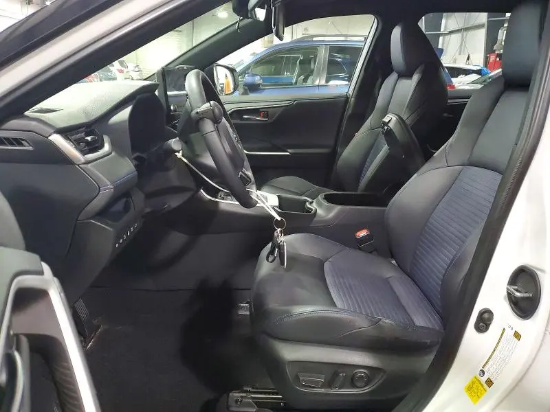 2025 TOYOTA RAV4 XSE  