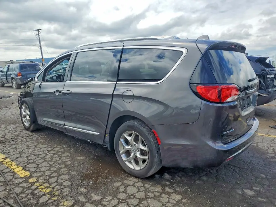 2019 CHRYSLER PACIFICA LIMITED  