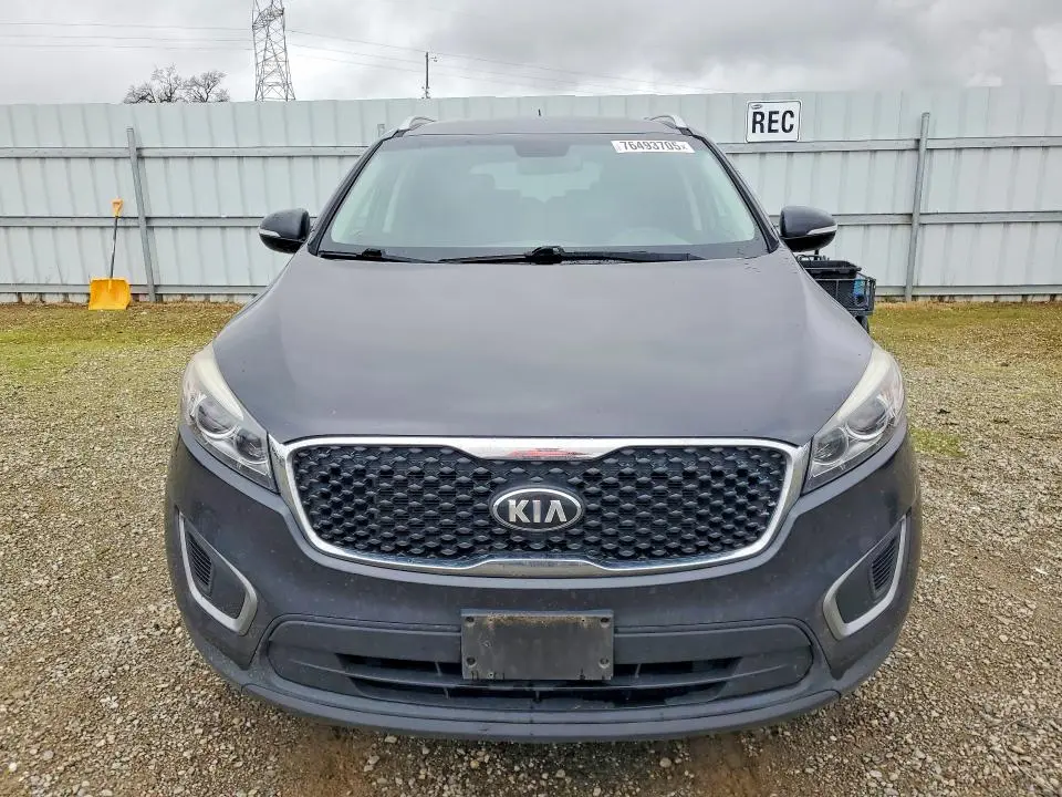 2017 KIA SORENTO LX  