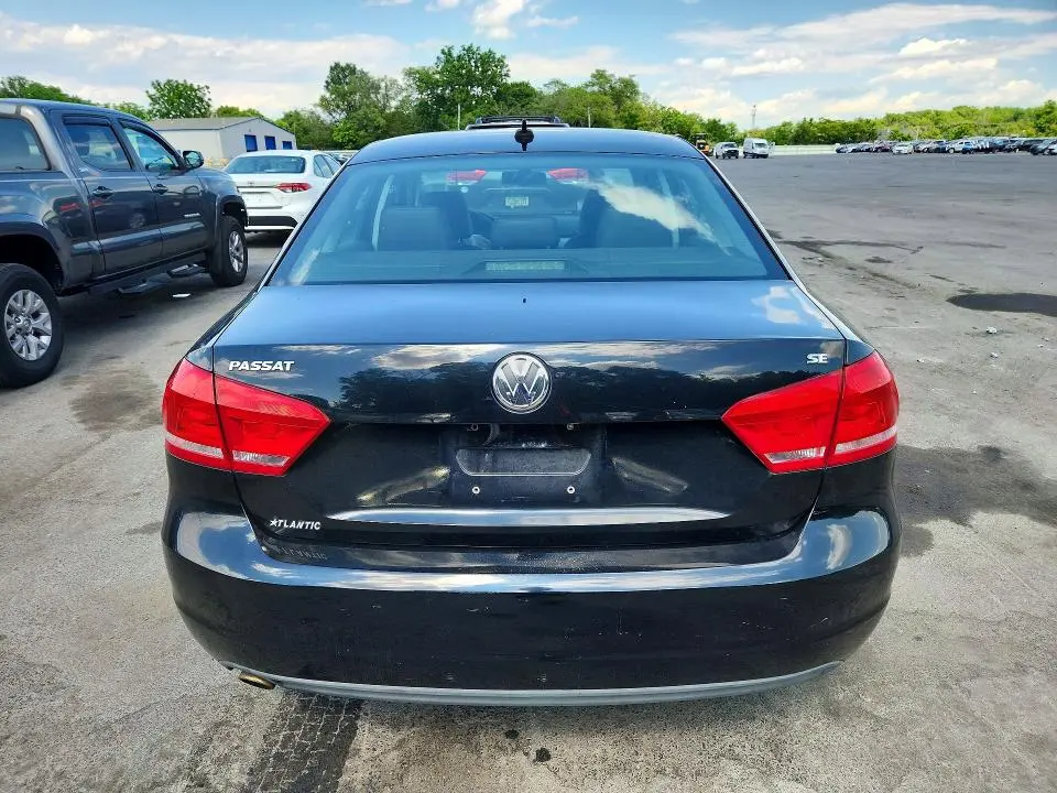 2013 VOLKSWAGEN PASSAT SE  