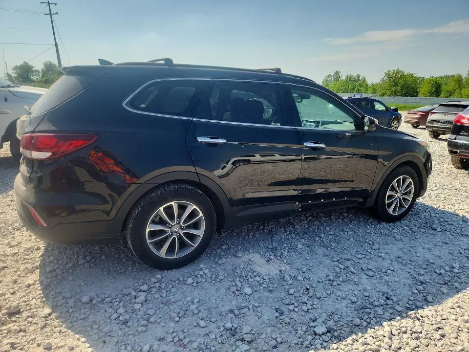 2017 HYUNDAI SANTA FE SE  