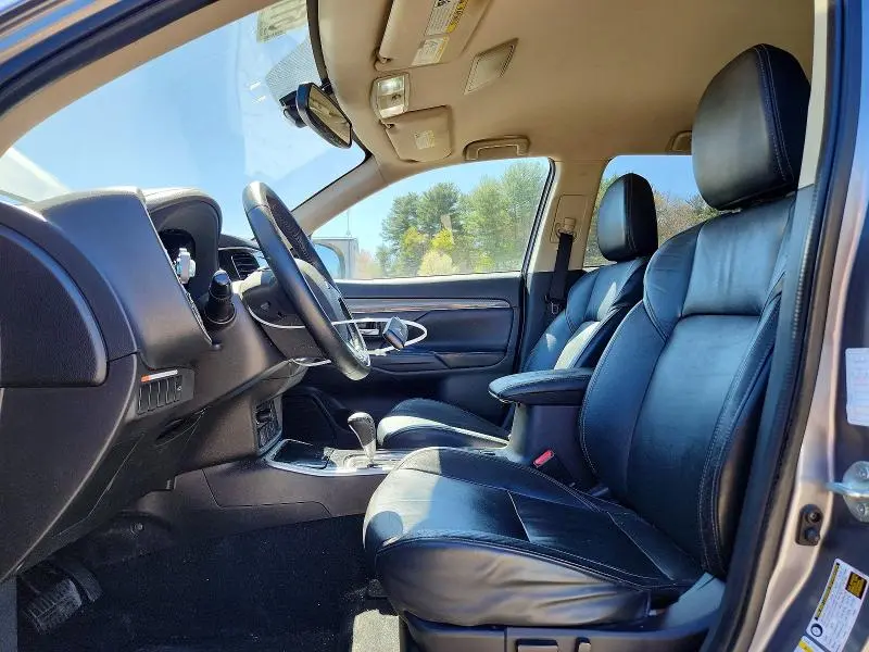 2019 MITSUBISHI OUTLANDER SE  