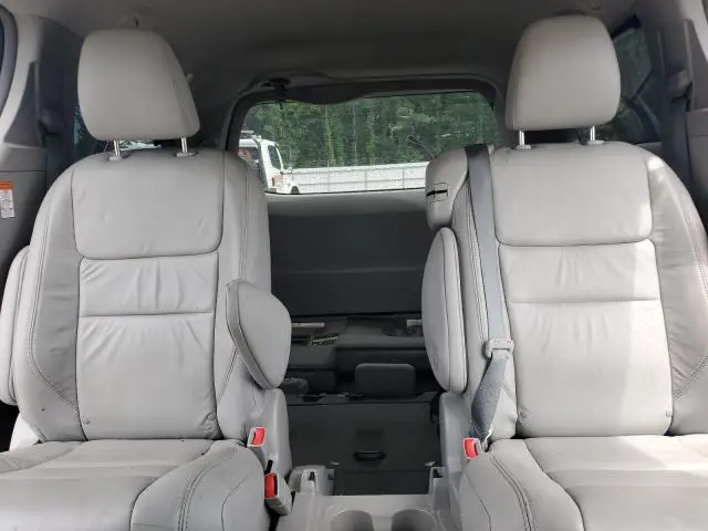 2016 TOYOTA SIENNA XLE PREMIUM 8-PASSENGER  