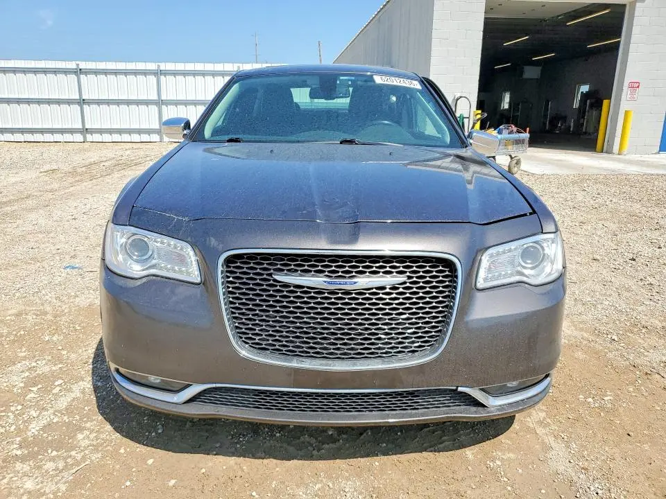 2019 CHRYSLER 300 LIMITED  