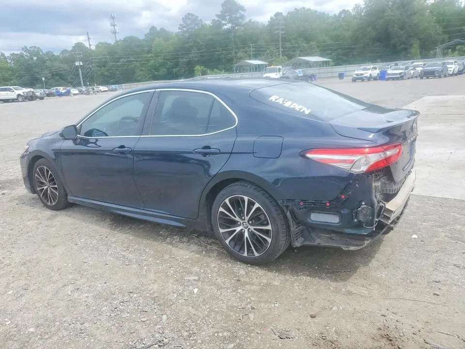 2018 TOYOTA CAMRY SE  