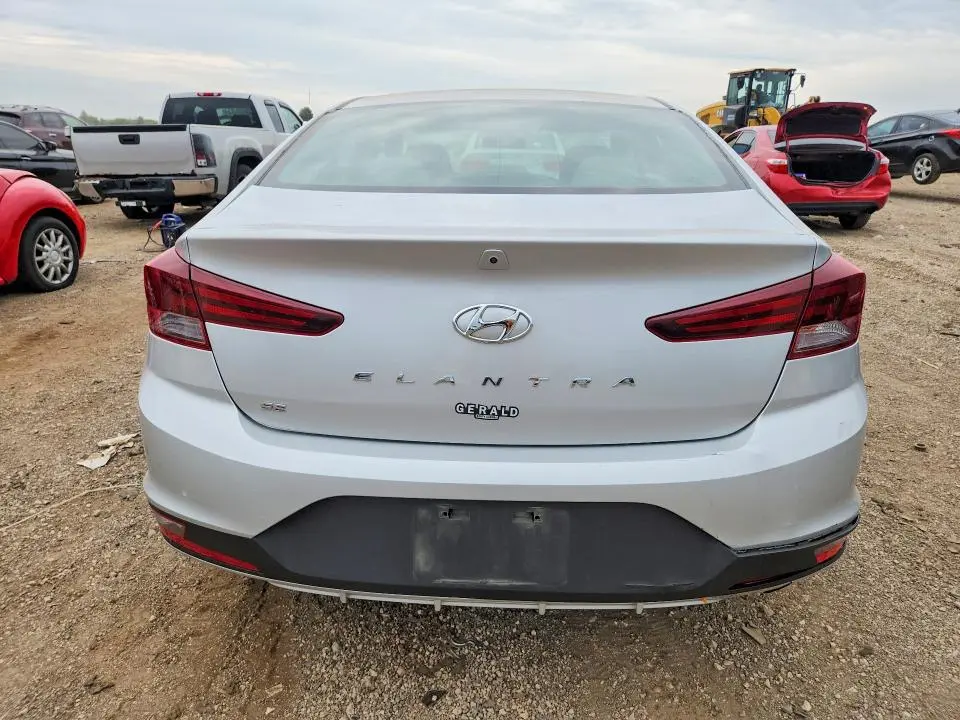 2019 HYUNDAI ELANTRA SE  