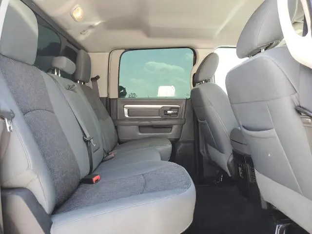 2016 RAM 1500 SLT  