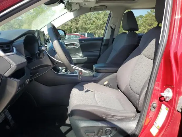 2021 TOYOTA RAV4 XLE  