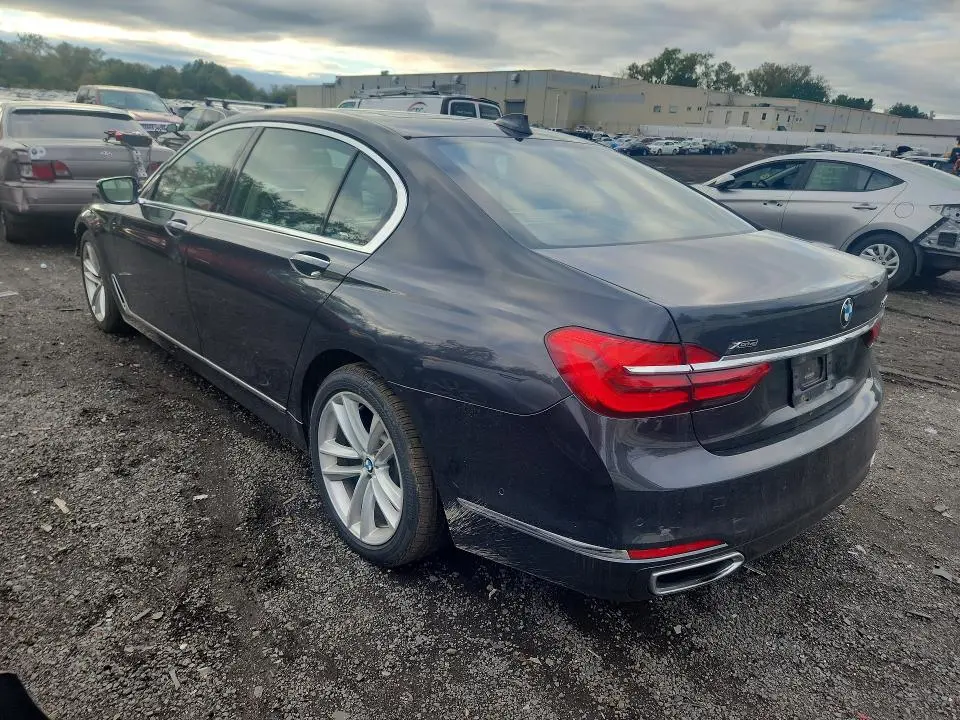 2018 BMW 750 XI  