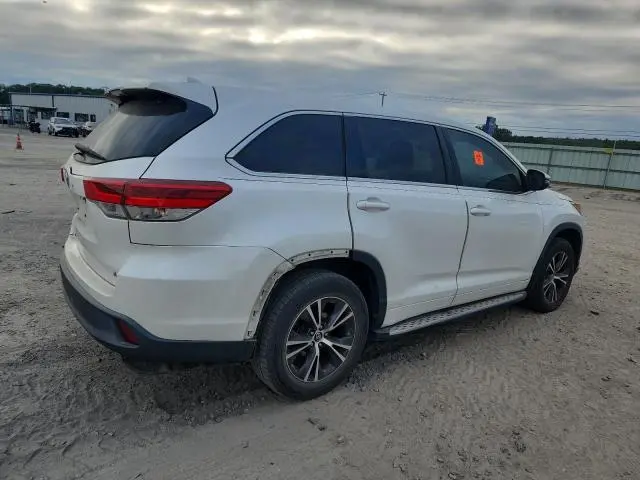 2017 TOYOTA HIGHLANDER LE  