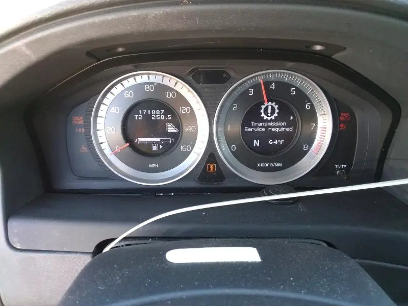 2011 VOLVO XC70 T6  