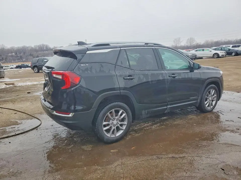 2022 GMC TERRAIN SLT  