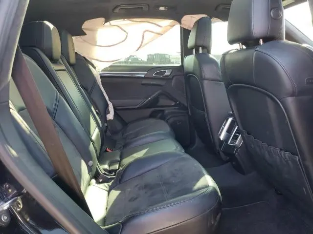 2013 PORSCHE CAYENNE GTS  