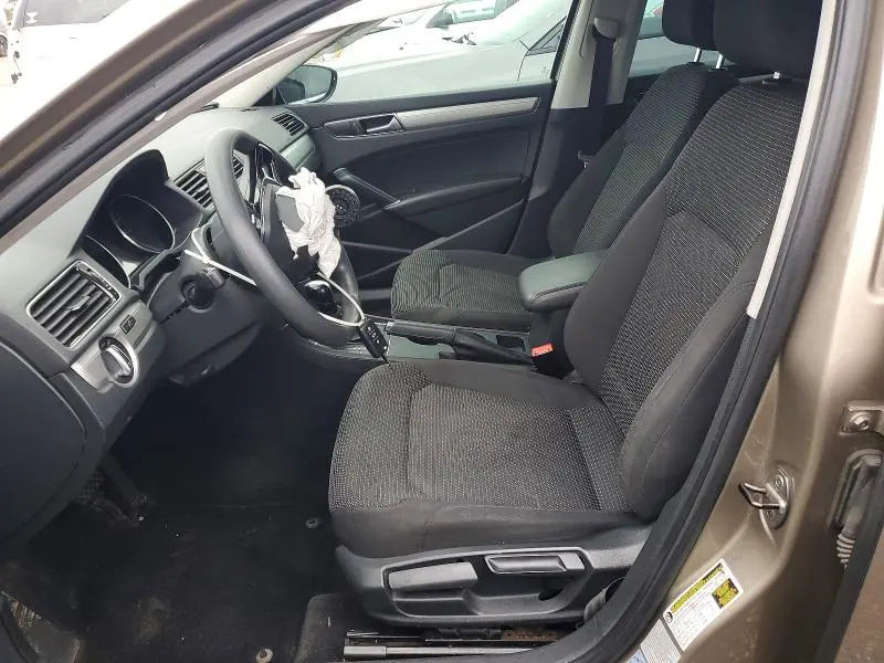 2016 VOLKSWAGEN PASSAT S  