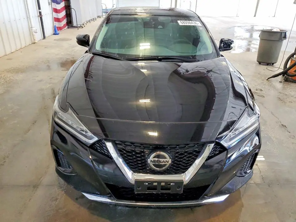2022 NISSAN MAXIMA SV  