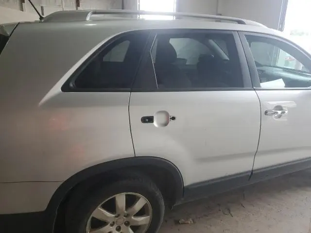 2011 KIA SORENTO BASE  