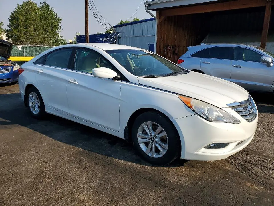 2013 HYUNDAI SONATA GLS  