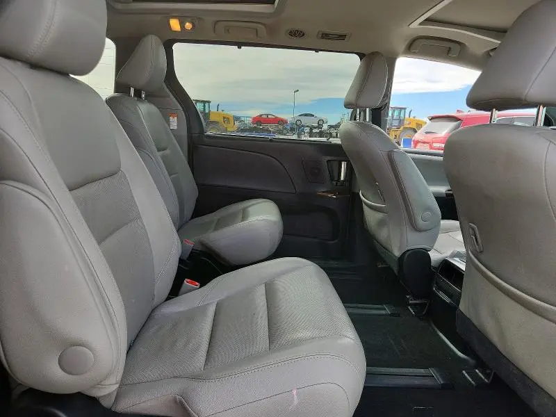 2015 TOYOTA SIENNA LIMITED 7-PASSENGER  