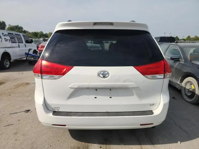 2011 TOYOTA SIENNA LE  