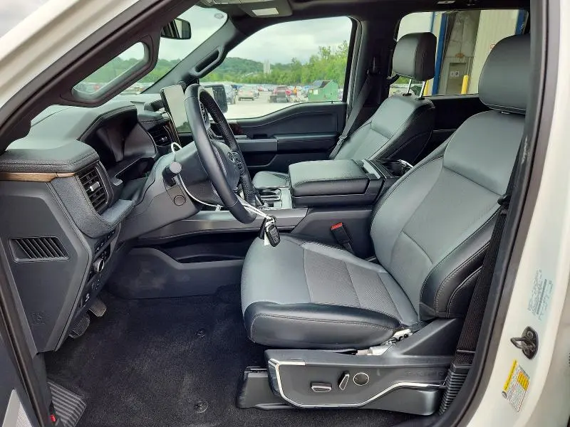 2023 FORD F150 LIGHTNING PRO  