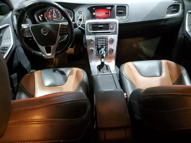 2018 VOLVO V60 CROSS COUNTRY PREMIER  