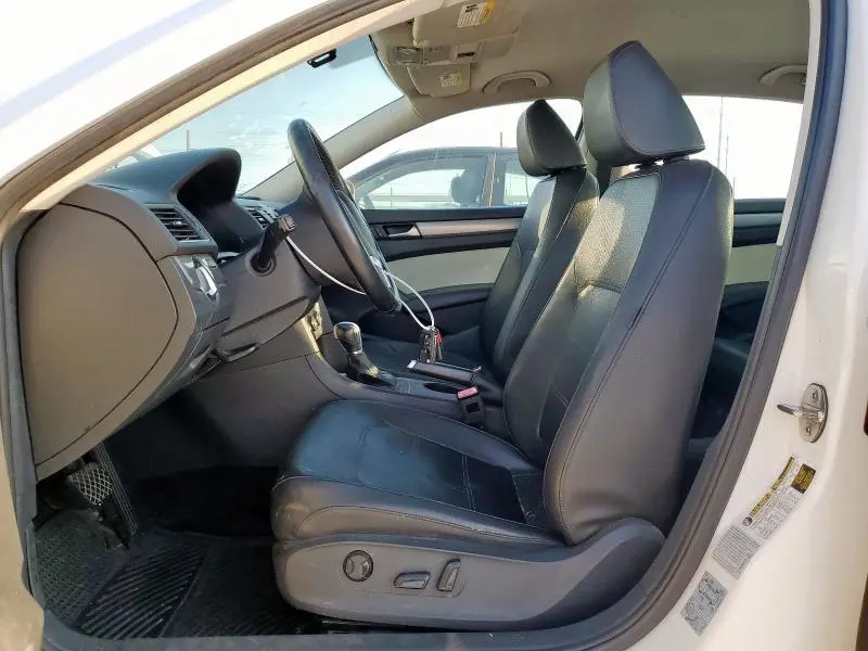 2015 VOLKSWAGEN PASSAT S  