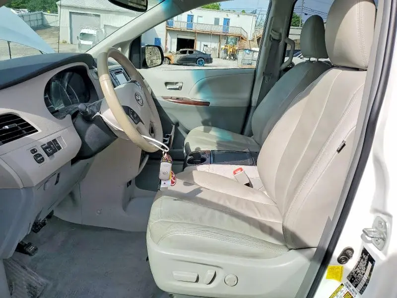 2012 TOYOTA SIENNA XLE 8-PASSENGER  