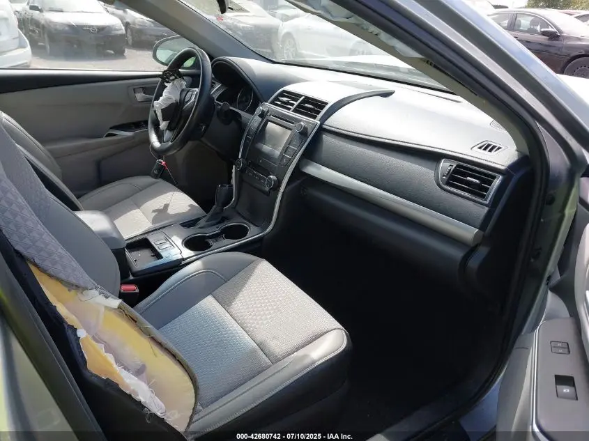 2015 TOYOTA CAMRY HYBRID SE