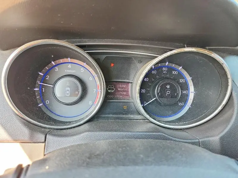 2011 HYUNDAI SONATA GLS  