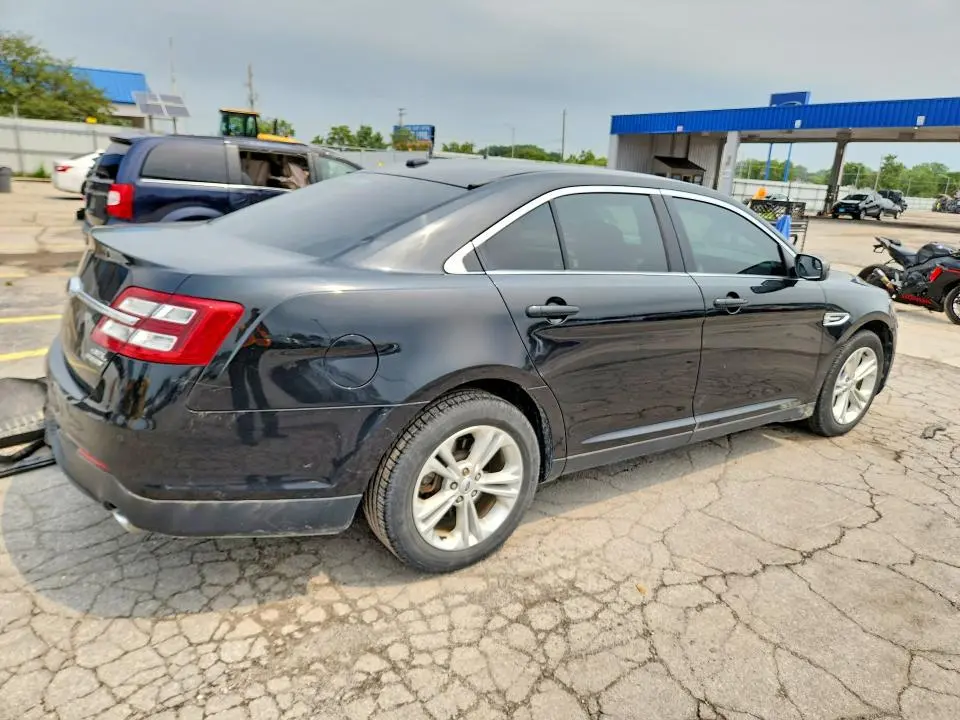 2015 FORD TAURUS SEL  