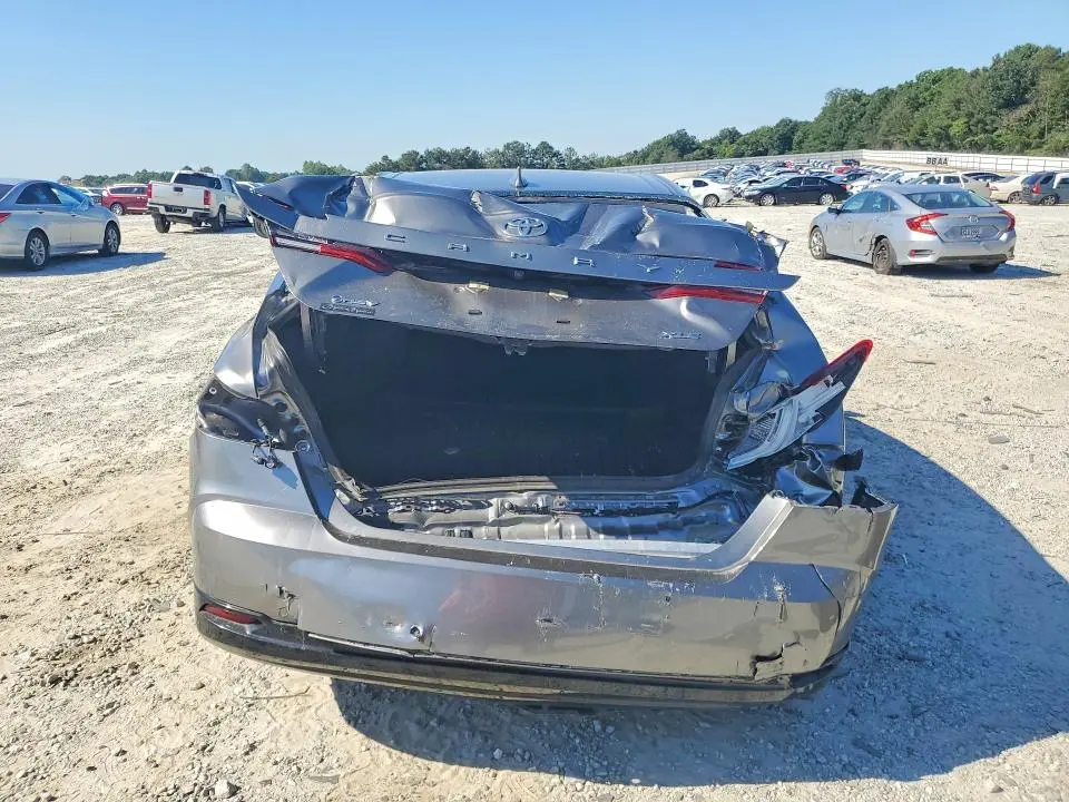 2025 TOYOTA CAMRY XLE  