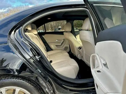 2021 MERCEDES-BENZ A 220  