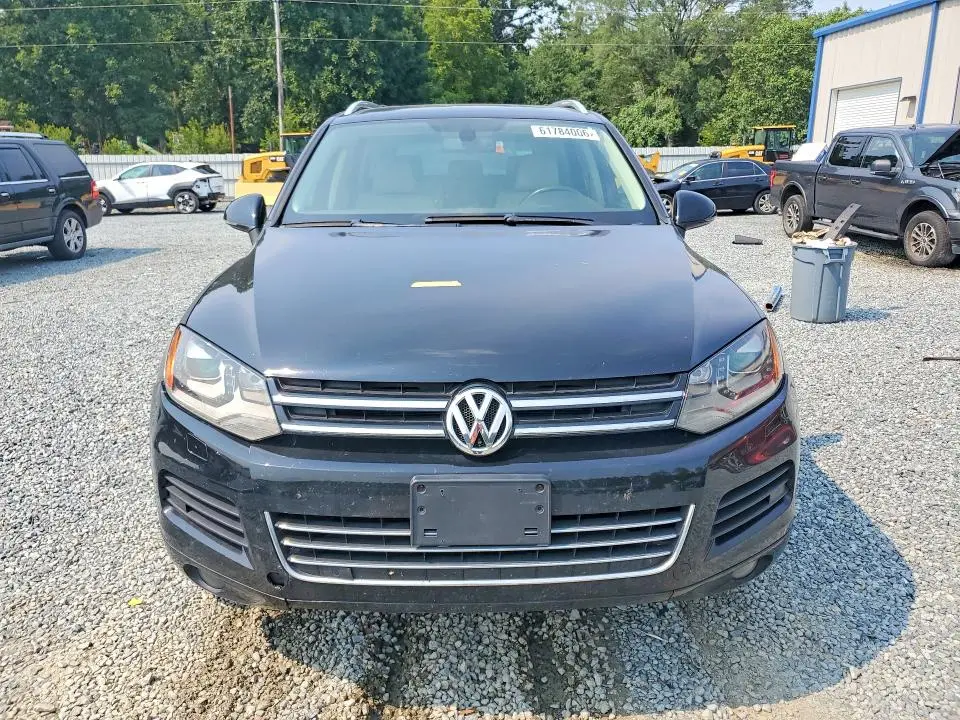 2012 VOLKSWAGEN TOUAREG V6  