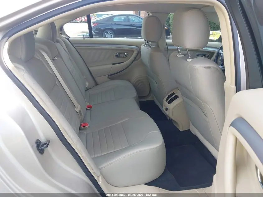 2017 FORD TAURUS SE
