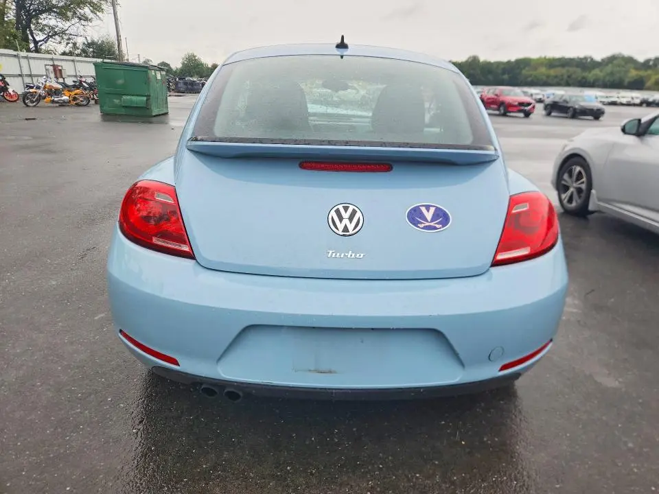 2016 VOLKSWAGEN BEETLE SE  
