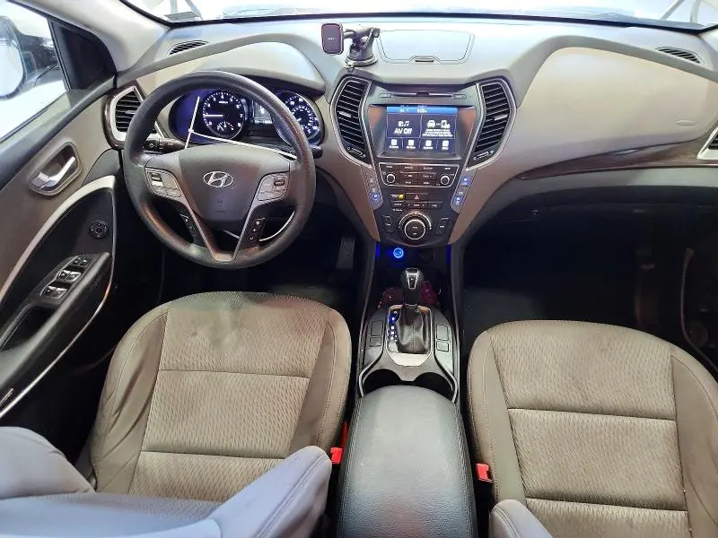 2018 HYUNDAI SANTA FE SE  