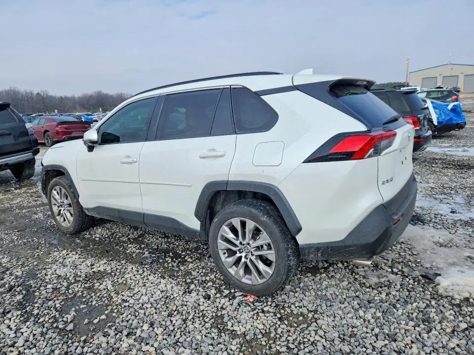 2025 TOYOTA RAV4 XLE PREMIUM  