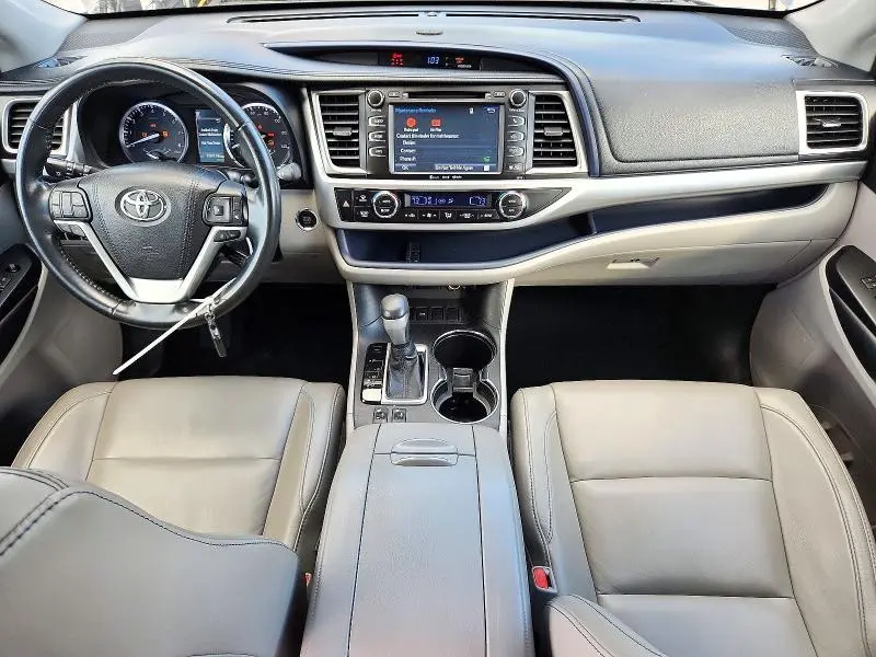 2018 TOYOTA HIGHLANDER XLE  
