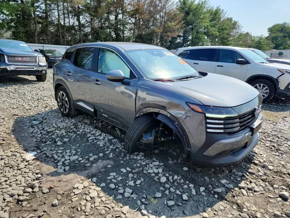 2025 NISSAN KICKS SV  