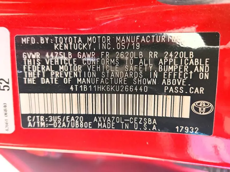 2019 TOYOTA CAMRY SE  