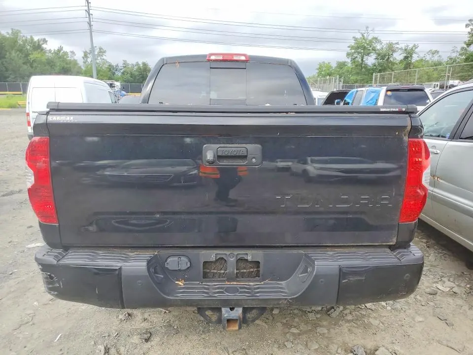 2017 TOYOTA TUNDRA SR5  