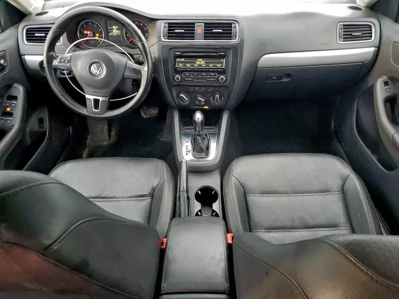 2013 VOLKSWAGEN JETTA SE  