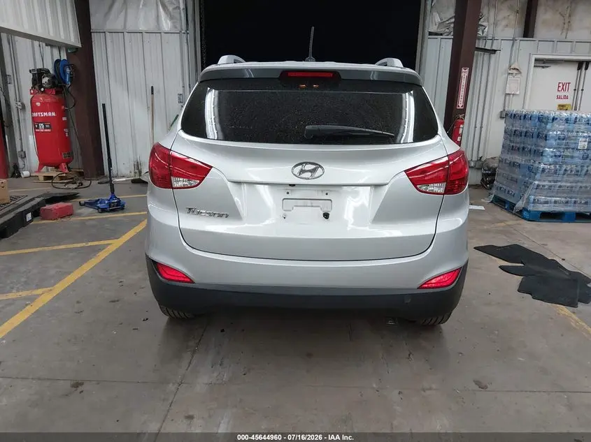 2015 HYUNDAI TUCSON SE