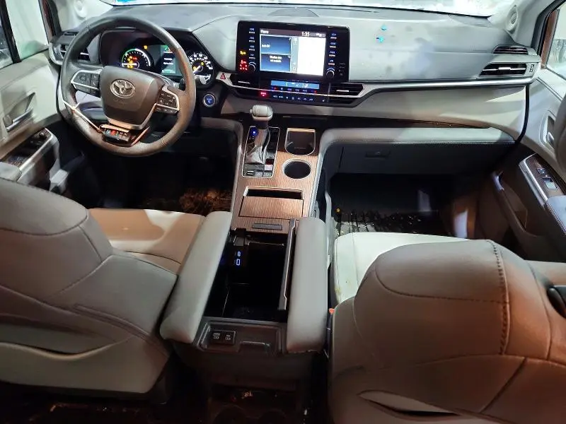 2023 TOYOTA SIENNA XLE 7-PASSENGER  