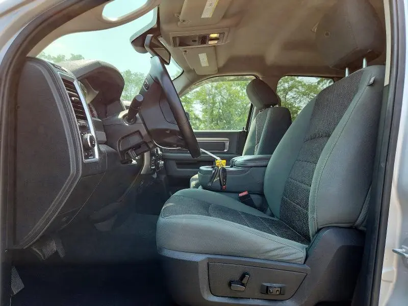 2015 RAM 1500 SLT  