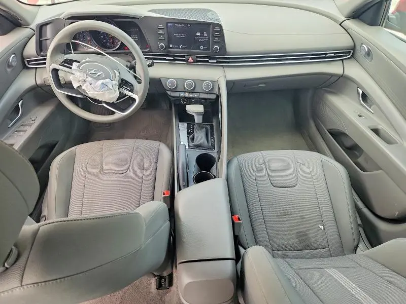 2023 HYUNDAI ELANTRA SE  